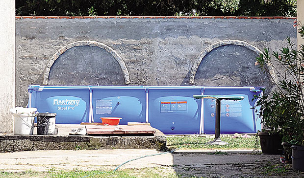 СВИ ТУГУЈУ ЗА МАЛОМ ХЕЛЕНОМ: Мајка на седативима дозива ћерку, отац занемео од бола